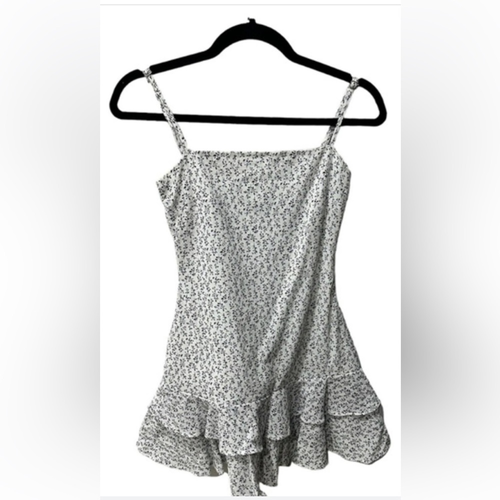 Princess Polly Daisy Mini Dress | Size US 2 | White with Navy Floral Pattern